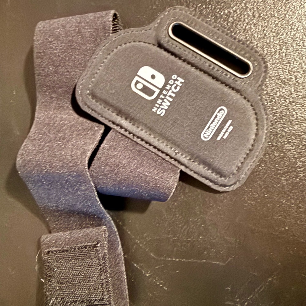 Nintendo Switch Console with Neon Green and Pink Joy-Con - Picture 6 of 7